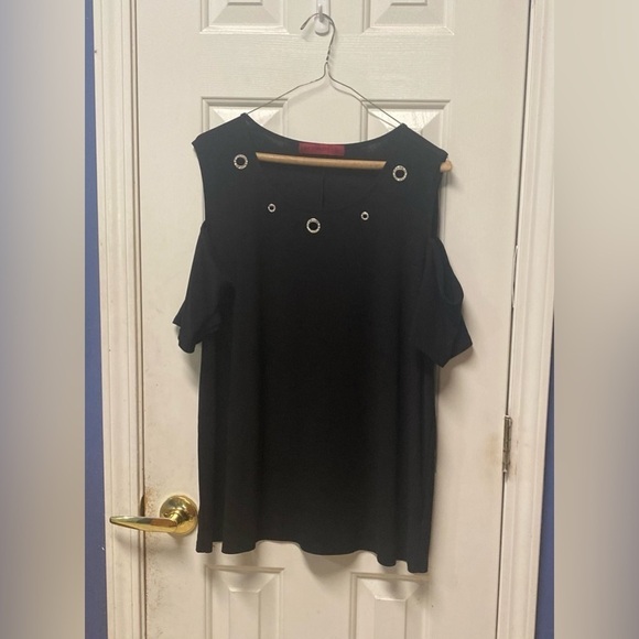 Love Scarlett  Cold Shoulder Black Blouse With Rhinestone Details SZ 2XL - Picture 1 of 8